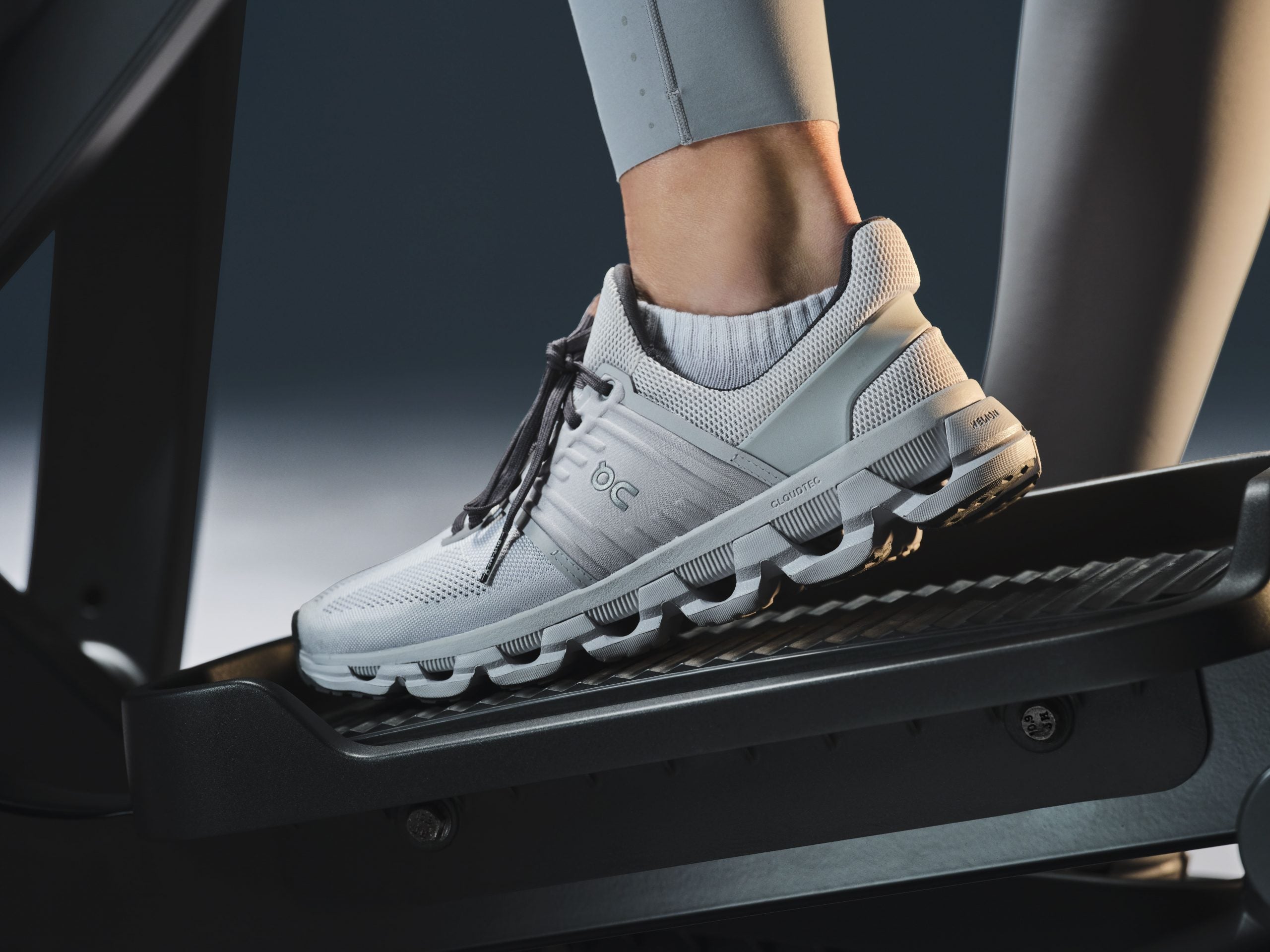 Symbio Incline Elliptical - Open Box