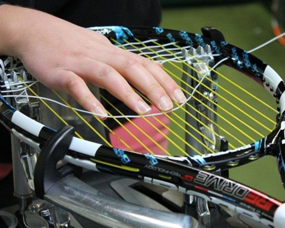 racket stringing service - tennis racket stringing - badminton racket stringing - pro sports kuwait